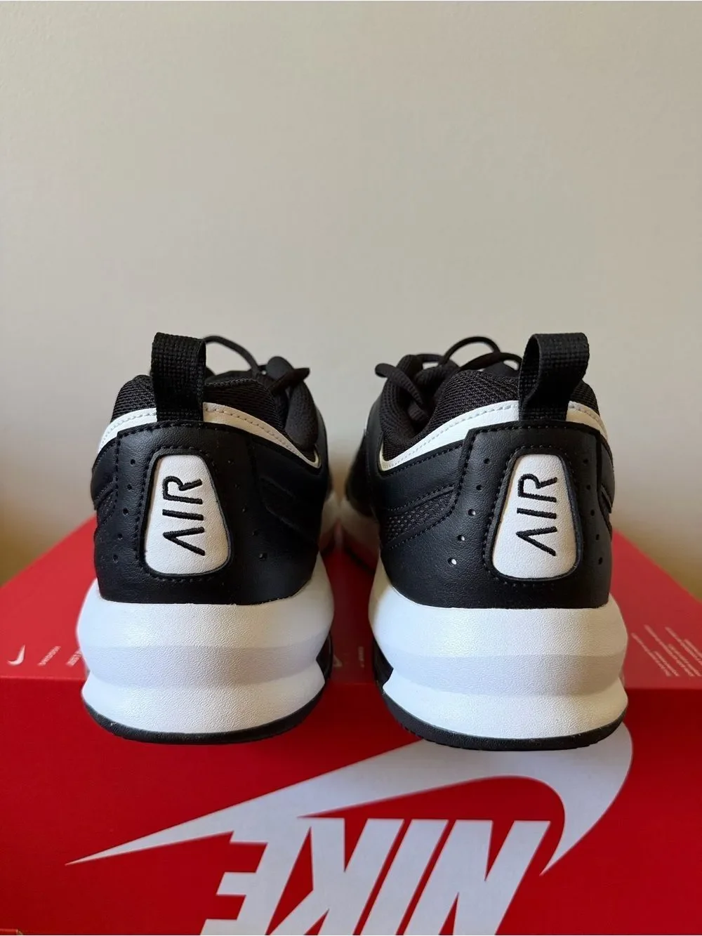 Nike Air Max AP Black White CU4826-002 Men’s Size 11